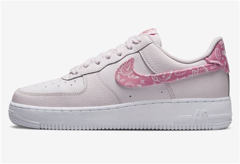 nike air force pink paisley